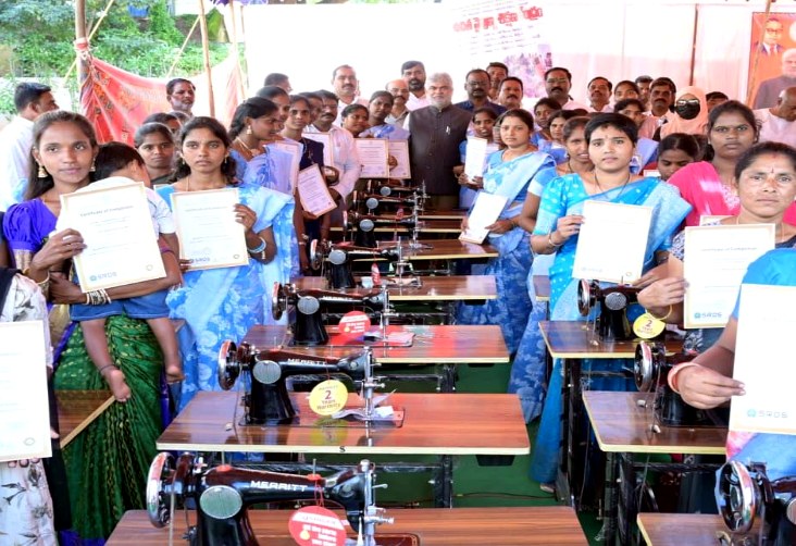 Sewing machines and certificates given to tailoring trainees